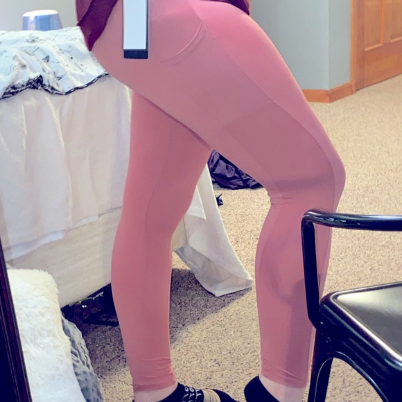 Super Cute Pink Leggings With Pockets 